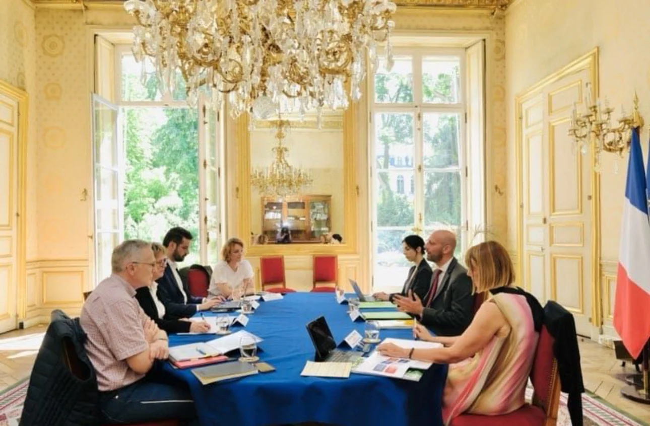 donnerdesellesalasante-ministere-fonctionpublique-stanislasguerini-mariefranceolieric Réunion de travail au ministère de la fonction publique autour de la fonction publique hospitalière avec la participation de donner des elles à la santé en juin 2024